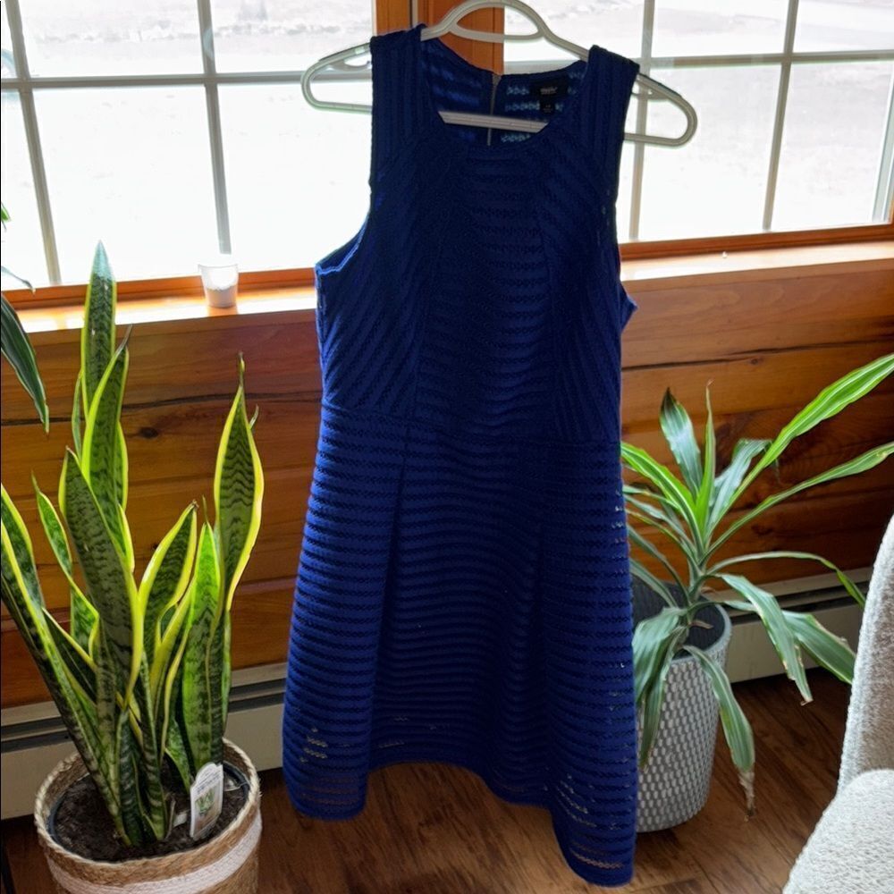 Elegant Blue Sleeveless Dress